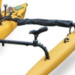 Cañero orientable de Railblaza sobre patín de kayak Hobie 
